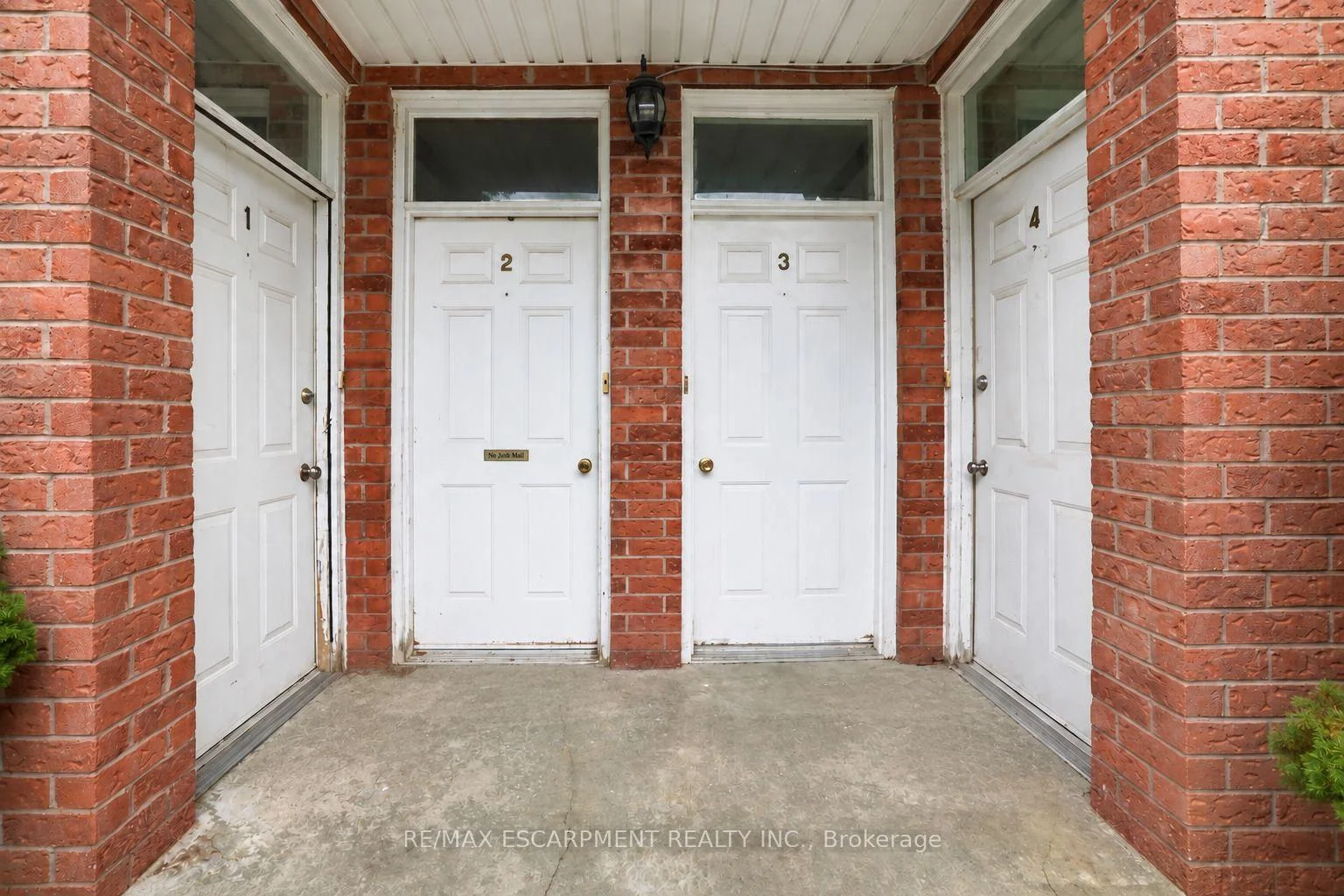 Photo 32 of 26 Renfrew Street E, Haldimand — HOMEH