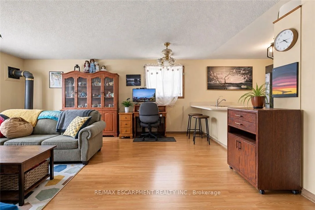 Photo 46 of 26 Renfrew Street E, Haldimand — HOMEH