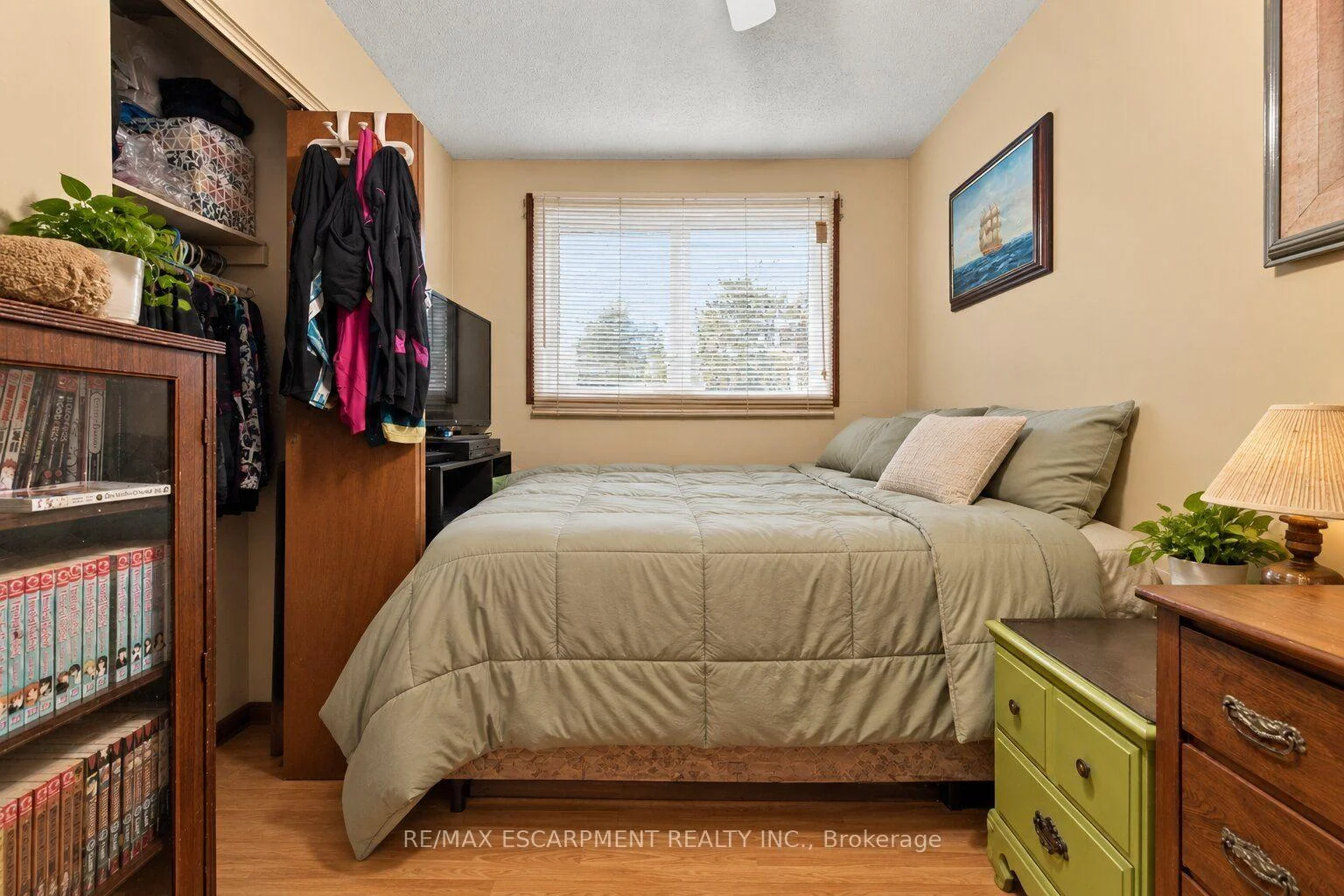 Photo 80 of 26 Renfrew Street E, Haldimand — HOMEH