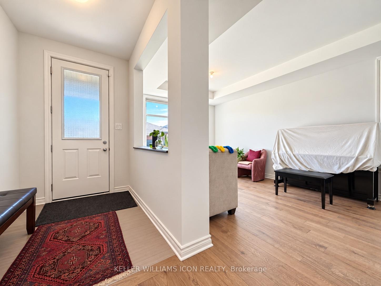 Photo 2 of 306 Memorial Grove, Ottawa, Riverside South/Gloucester Glen — HOMEH