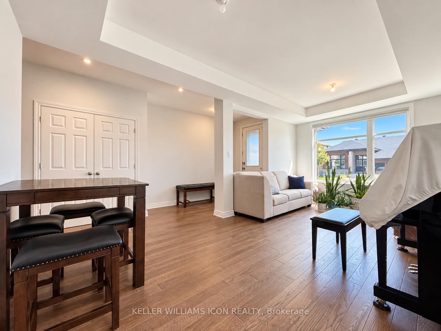 Photo 4 of 306 Memorial Grove, Ottawa, Riverside South/Gloucester Glen — HOMEH