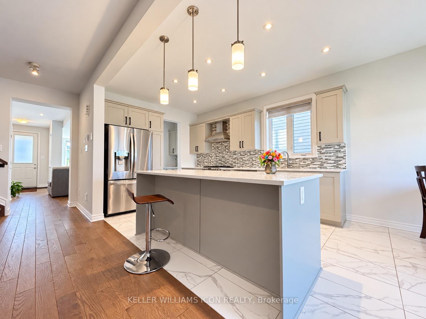 Photo 6 of 306 Memorial Grove, Ottawa, Riverside South/Gloucester Glen — HOMEH