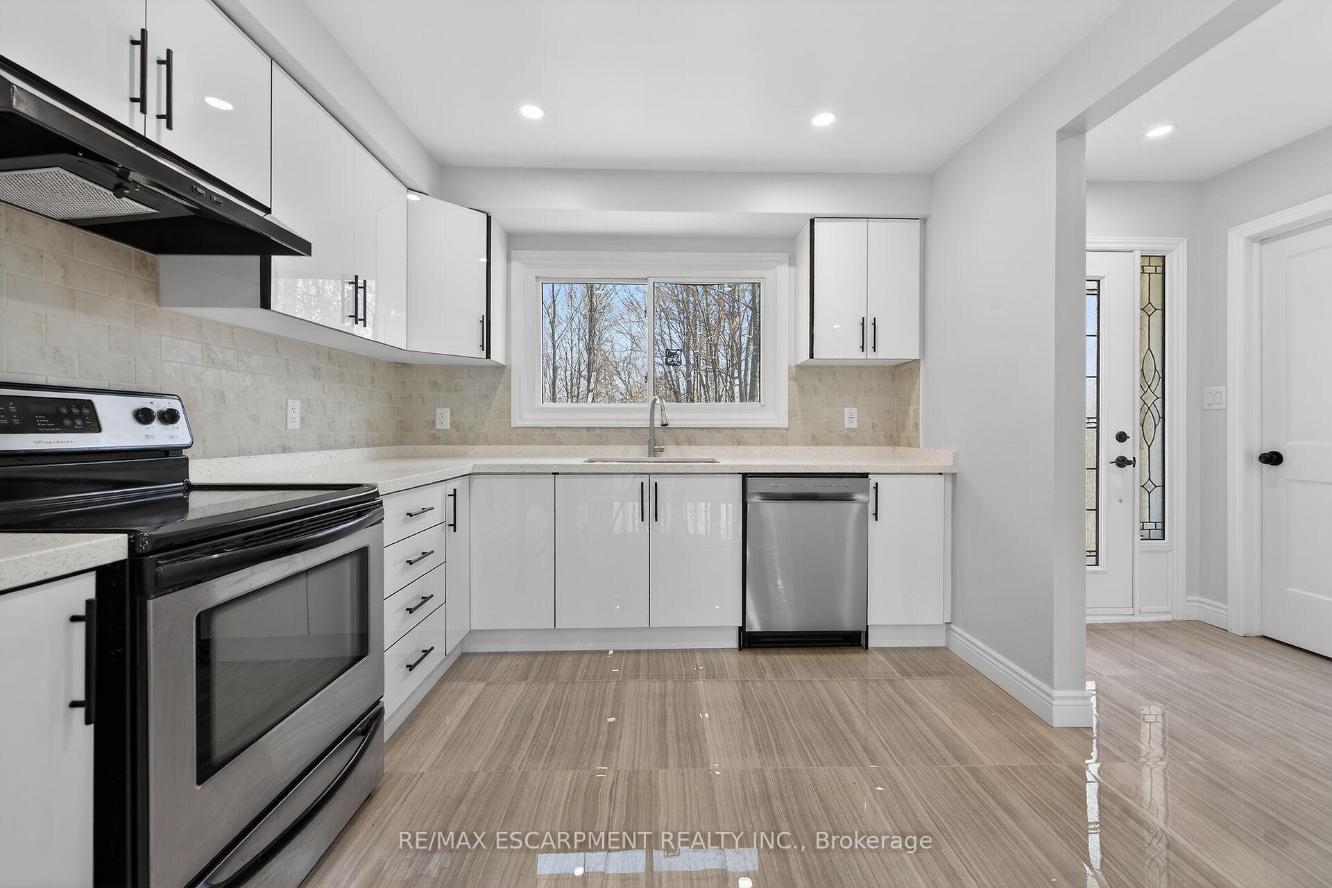 Photo 10 of Unit 153, 2050 Upper Middle Road, Burlington, Brant Hills — HOMEH
