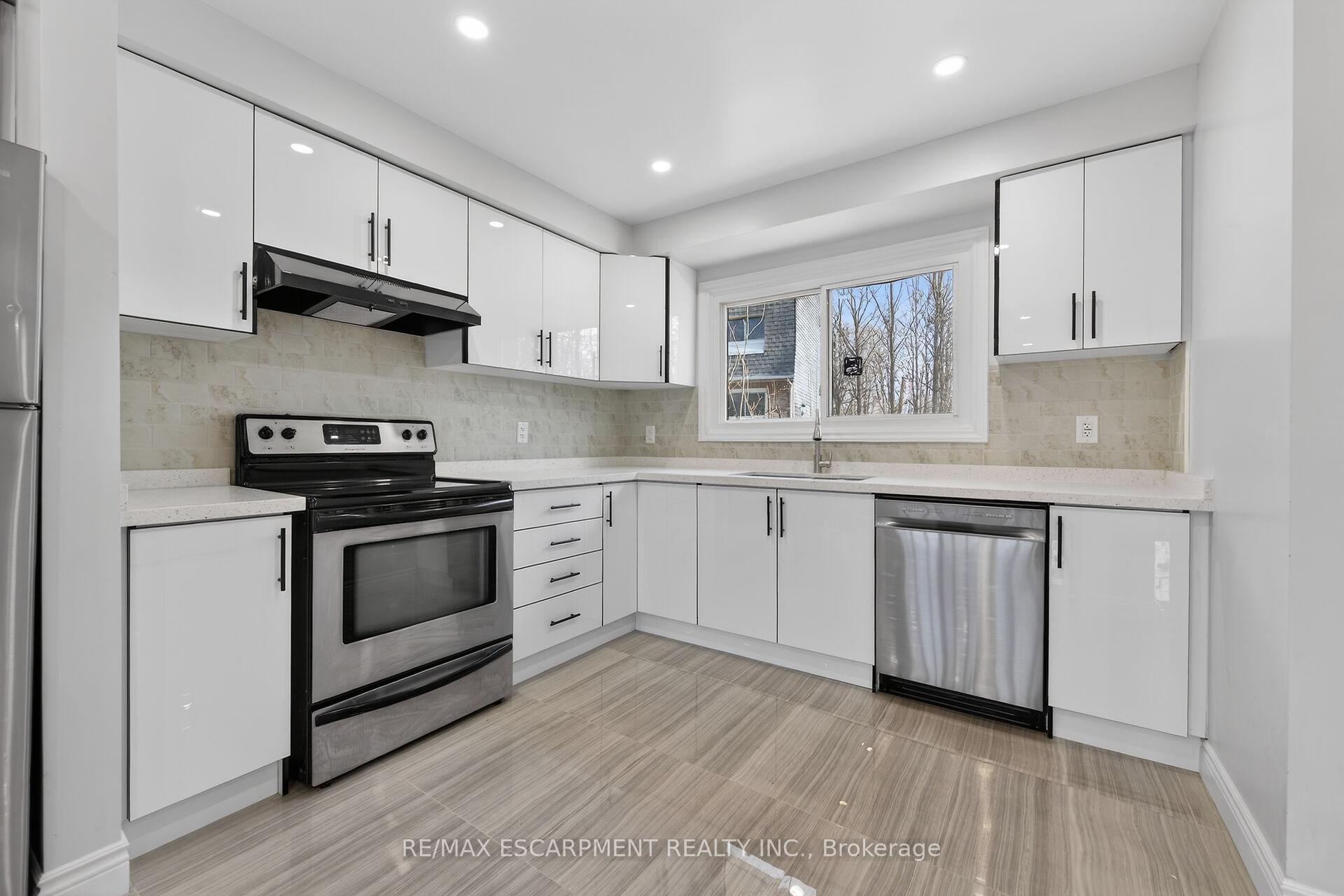Photo 11 of Unit 153, 2050 Upper Middle Road, Burlington, Brant Hills — HOMEH