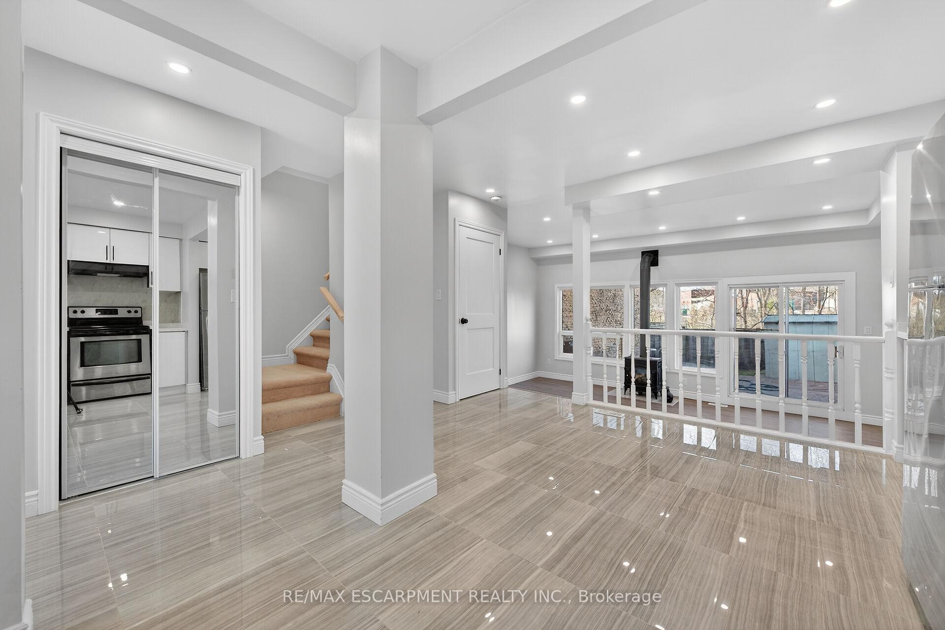 Photo 15 of Unit 153, 2050 Upper Middle Road, Burlington, Brant Hills — HOMEH