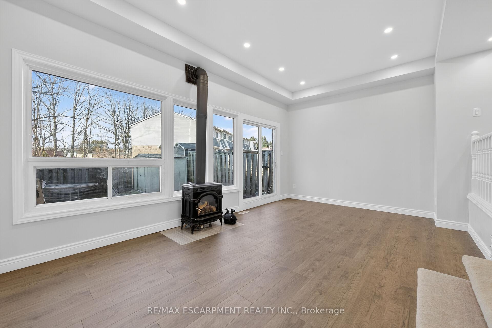Photo 17 of Unit 153, 2050 Upper Middle Road, Burlington, Brant Hills — HOMEH