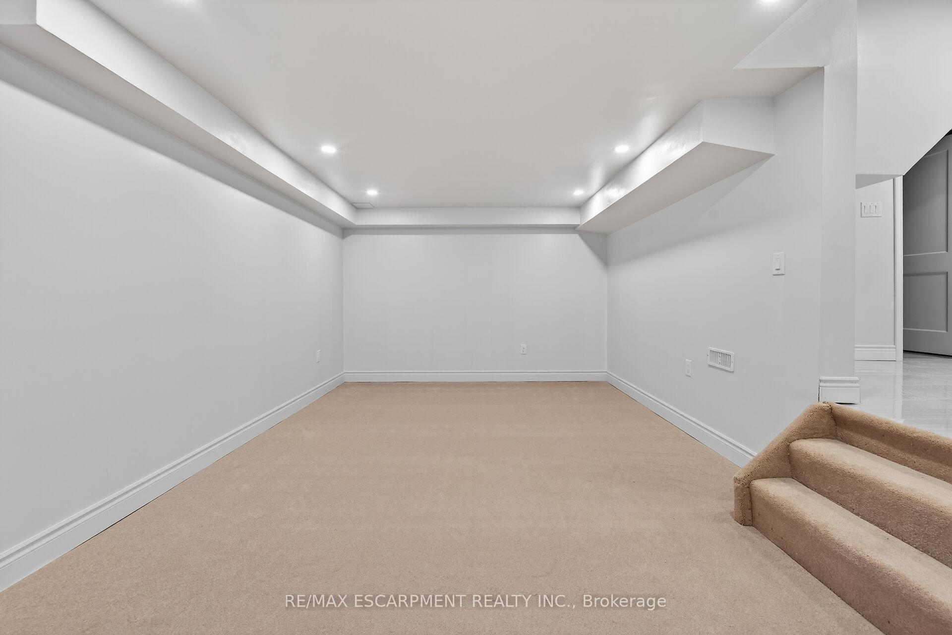 Photo 37 of Unit 153, 2050 Upper Middle Road, Burlington, Brant Hills — HOMEH