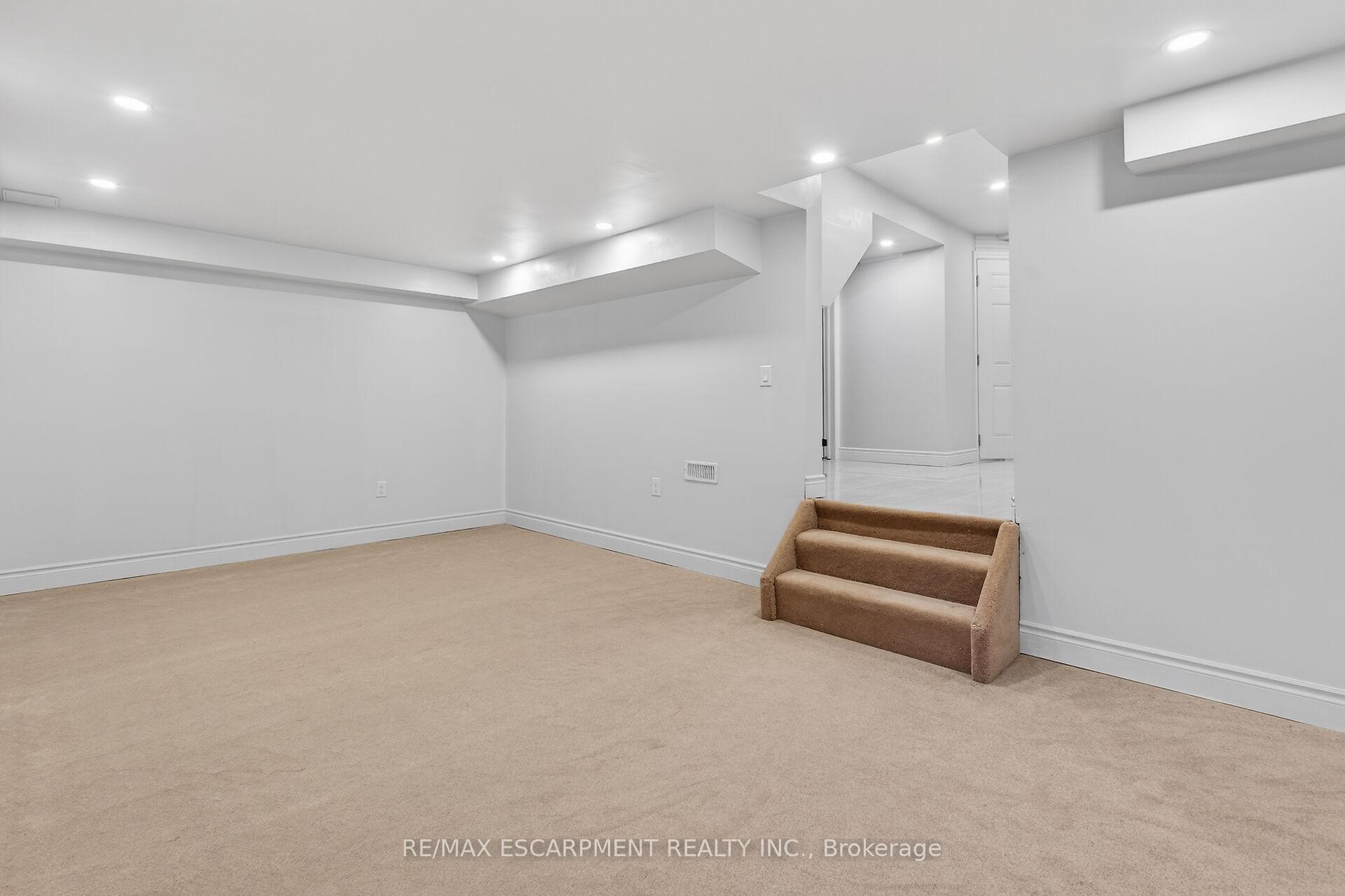 Photo 38 of Unit 153, 2050 Upper Middle Road, Burlington, Brant Hills — HOMEH