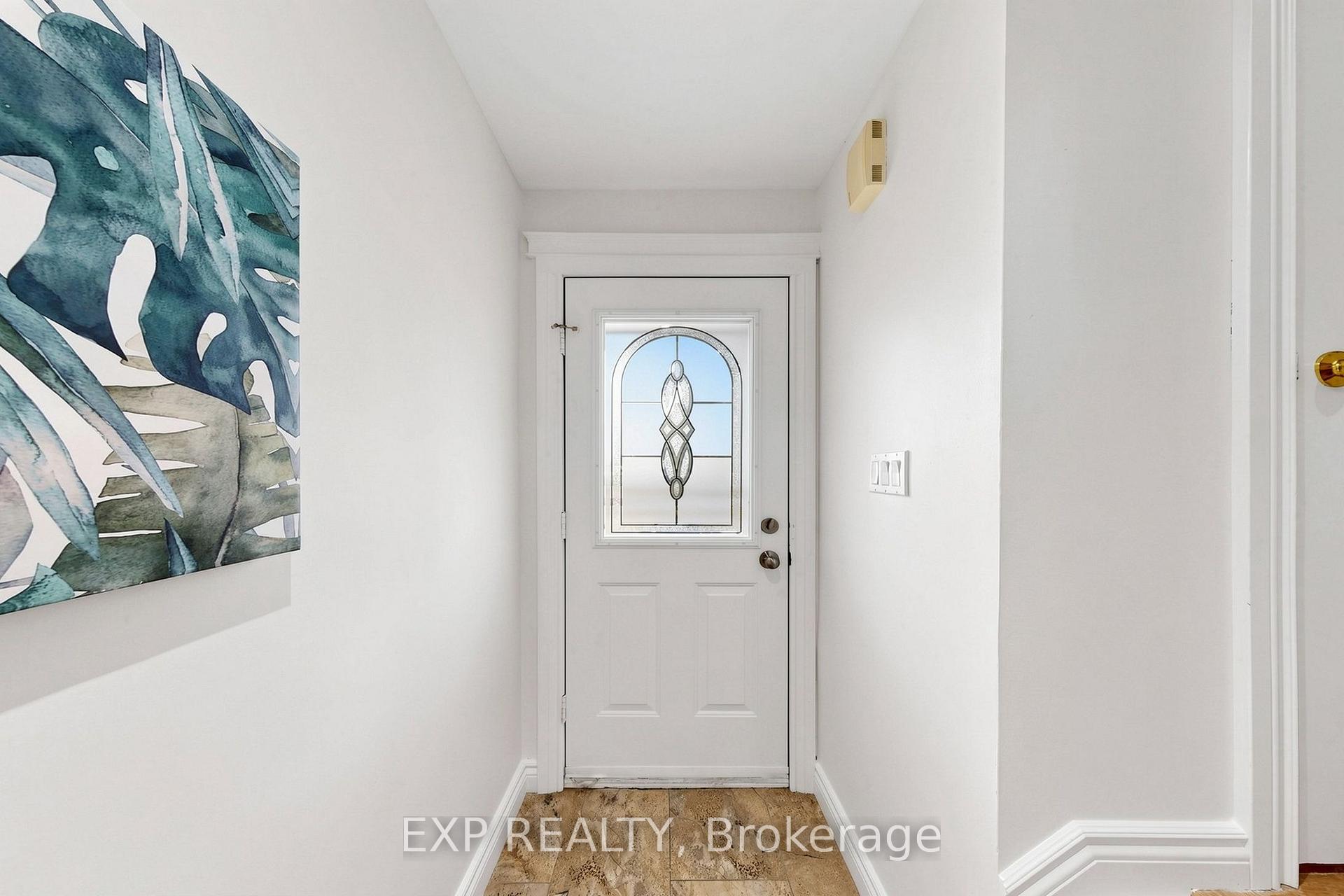 Photo 5 of Unit 35, 455 Apache Court, Mississauga, Hurontario — HOMEH
