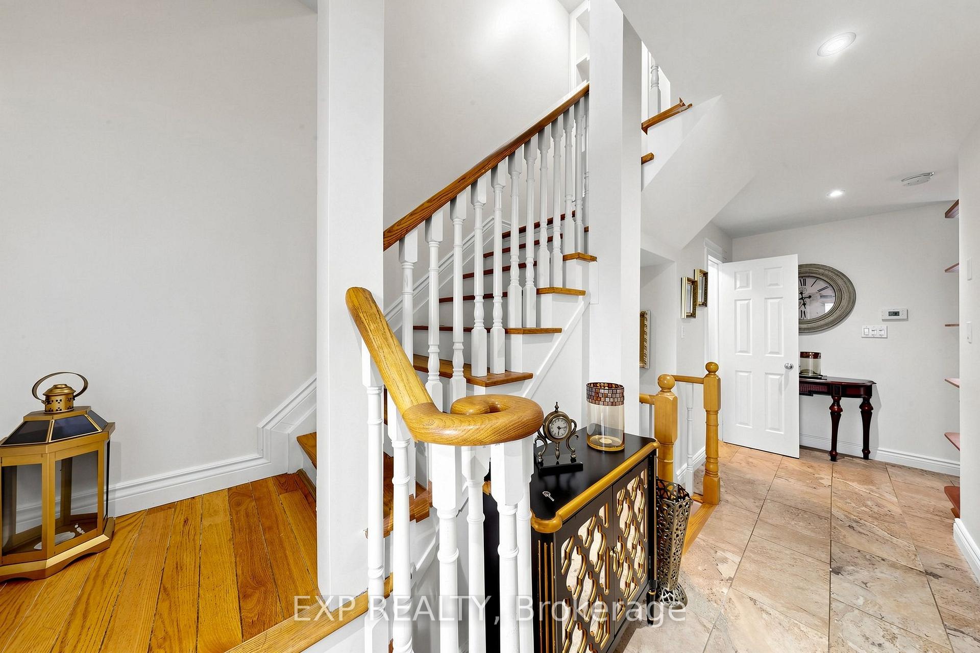 Photo 7 of Unit 35, 455 Apache Court, Mississauga, Hurontario — HOMEH