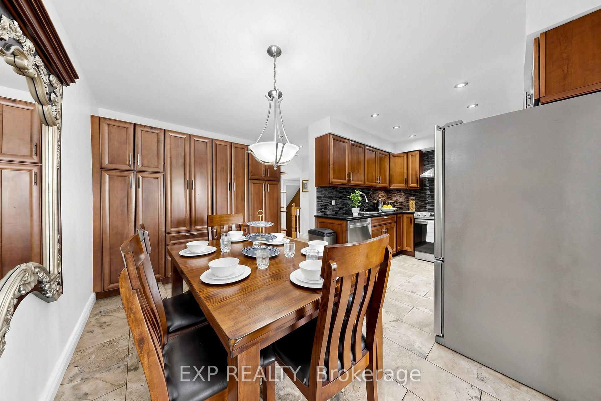 Photo 15 of Unit 35, 455 Apache Court, Mississauga, Hurontario — HOMEH