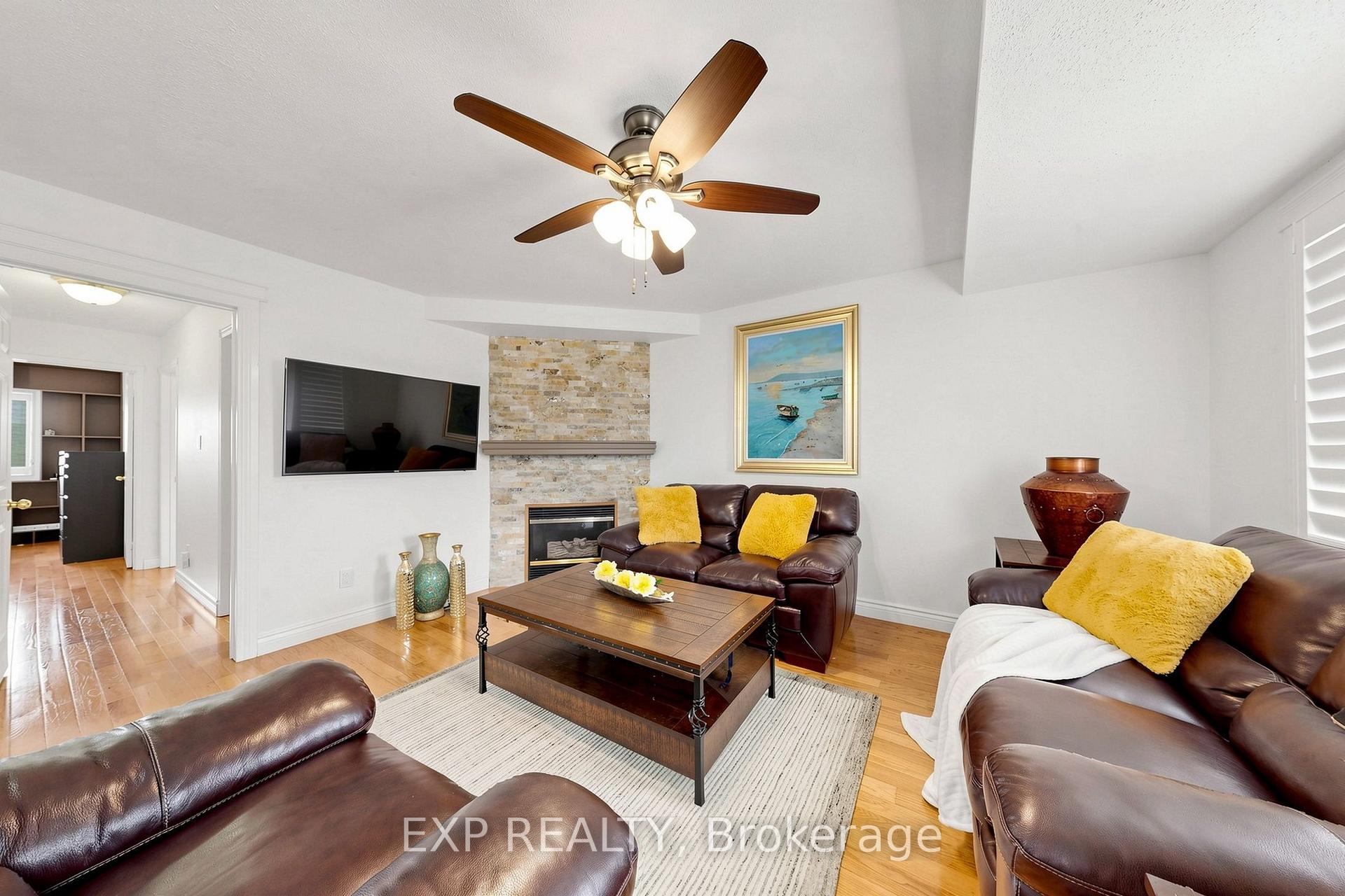 Photo 37 of Unit 35, 455 Apache Court, Mississauga, Hurontario — HOMEH