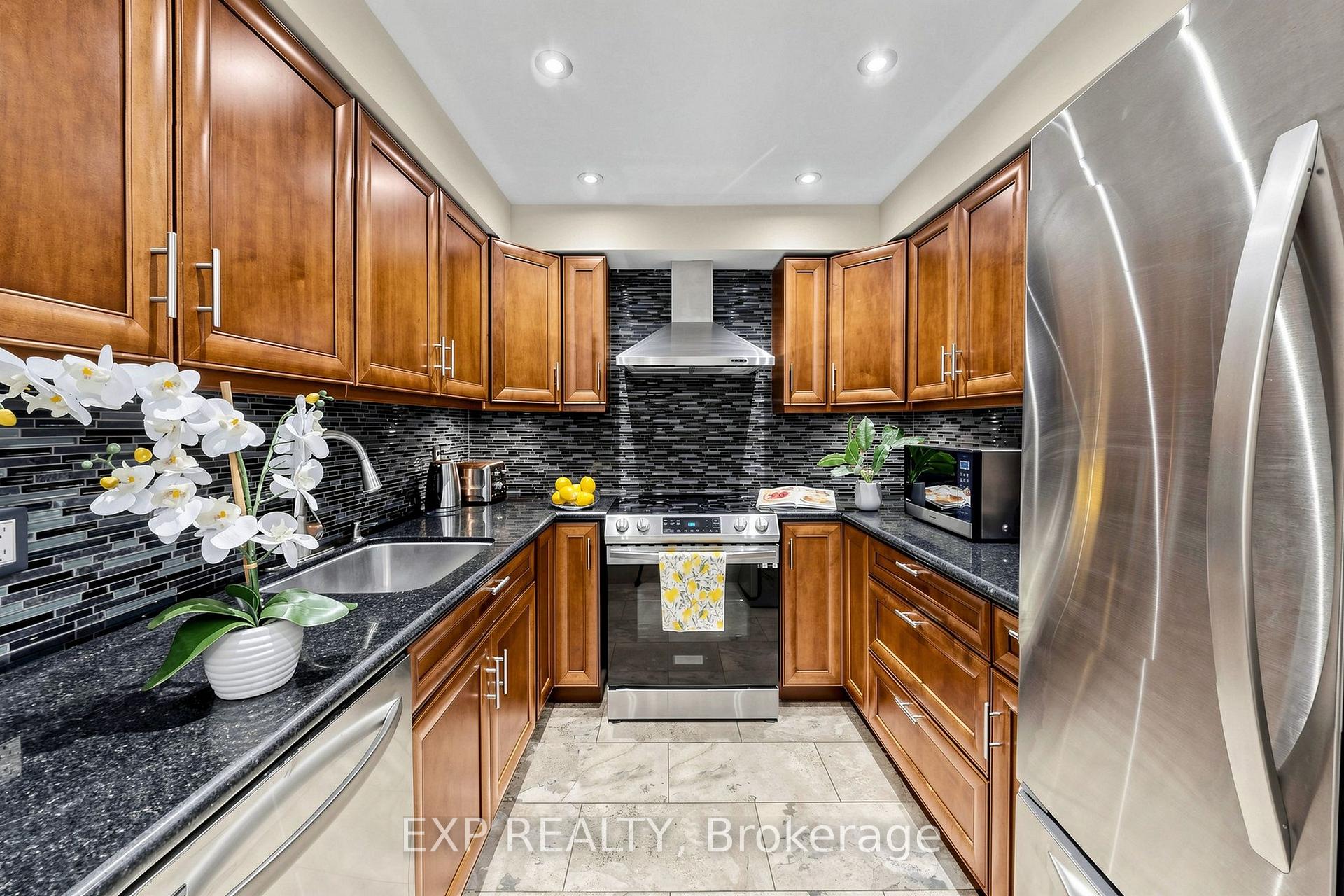 Photo 20 of Unit 35, 455 Apache Court, Mississauga, Hurontario — HOMEH