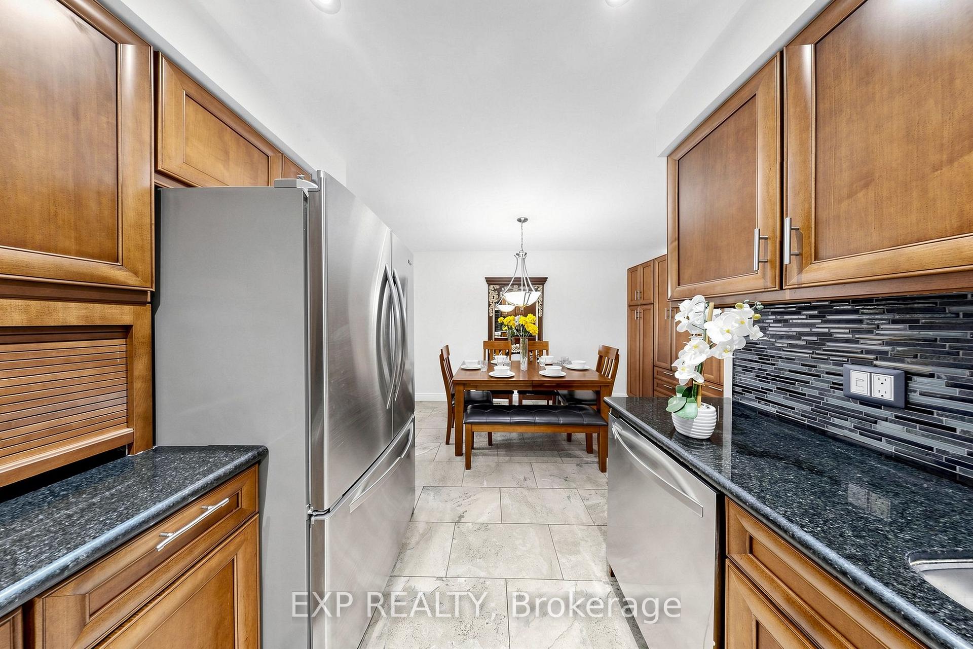 Photo 24 of Unit 35, 455 Apache Court, Mississauga, Hurontario — HOMEH