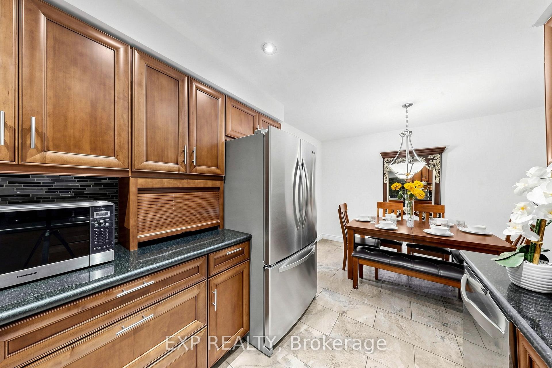 Photo 26 of Unit 35, 455 Apache Court, Mississauga, Hurontario — HOMEH