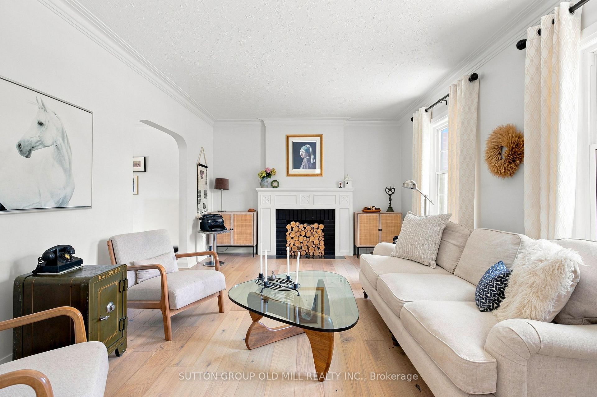 Photo 9 of 10 Queens Avenue, Etobicoke, Mimico — HOMEH