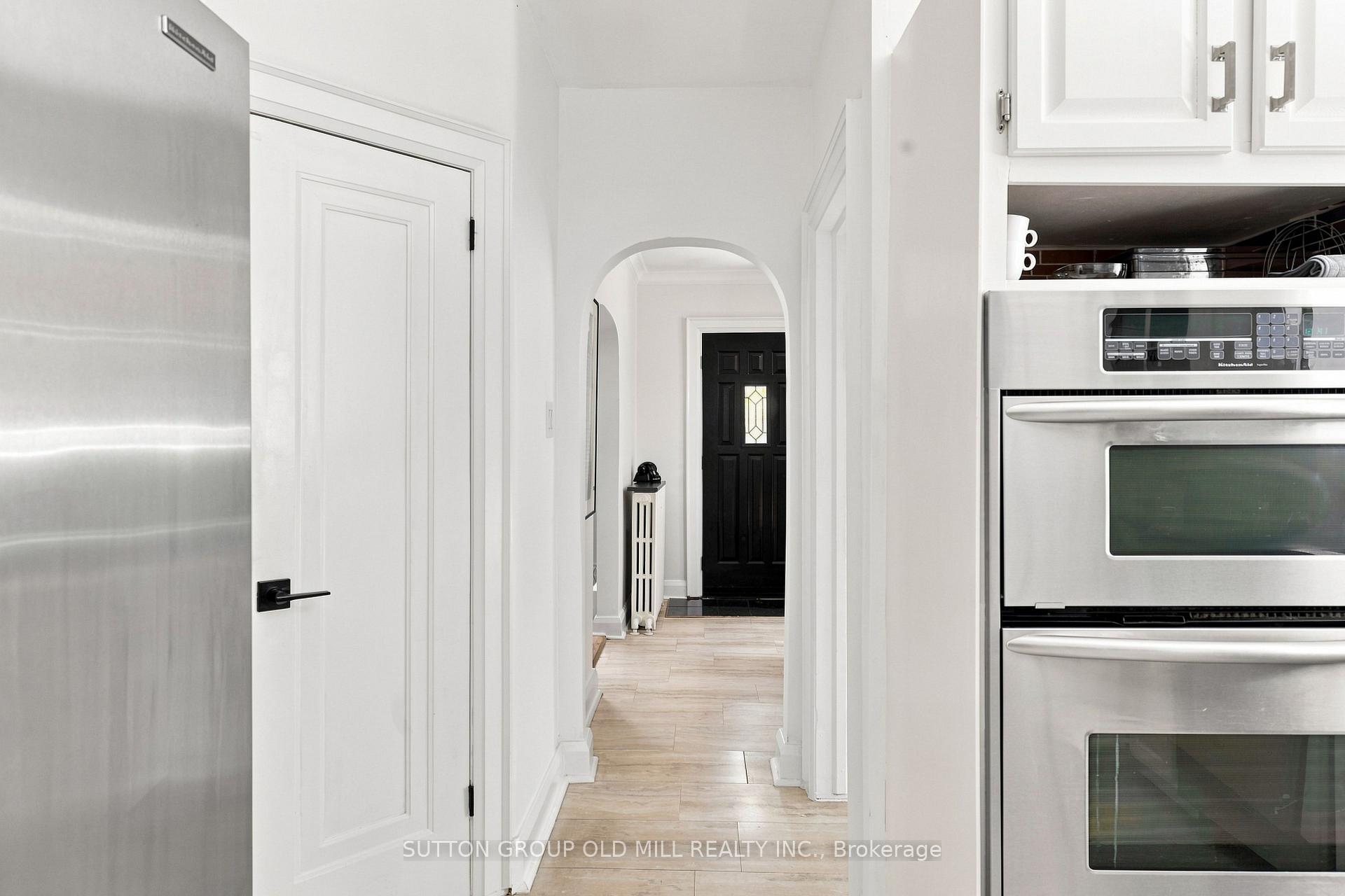 Photo 17 of 10 Queens Avenue, Etobicoke, Mimico — HOMEH