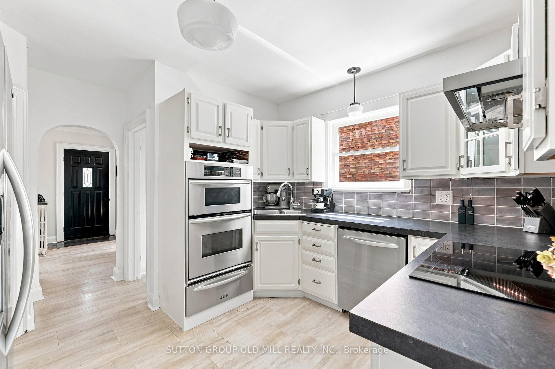 Photo 19 of 10 Queens Avenue, Etobicoke, Mimico — HOMEH