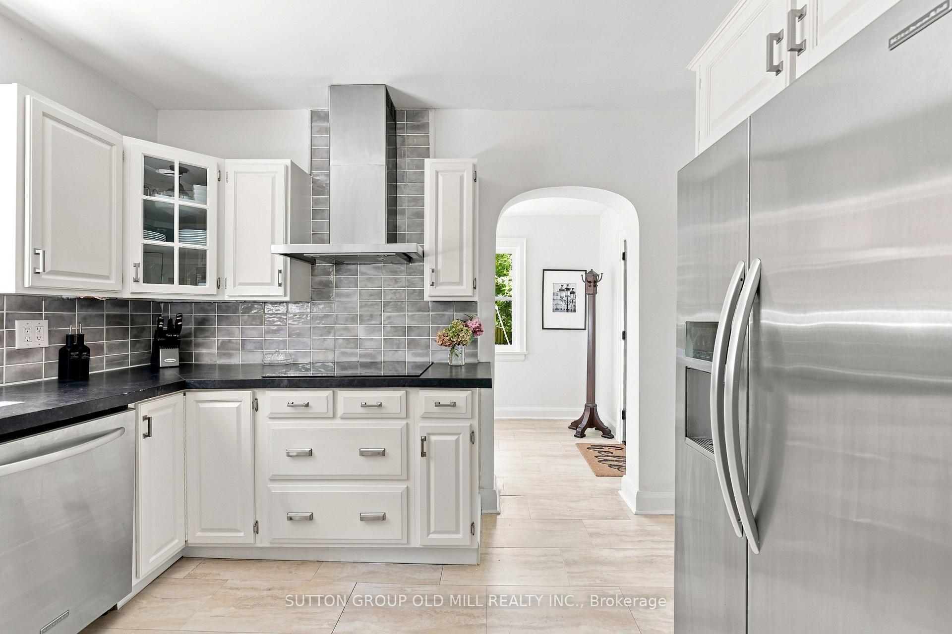 Photo 20 of 10 Queens Avenue, Etobicoke, Mimico — HOMEH