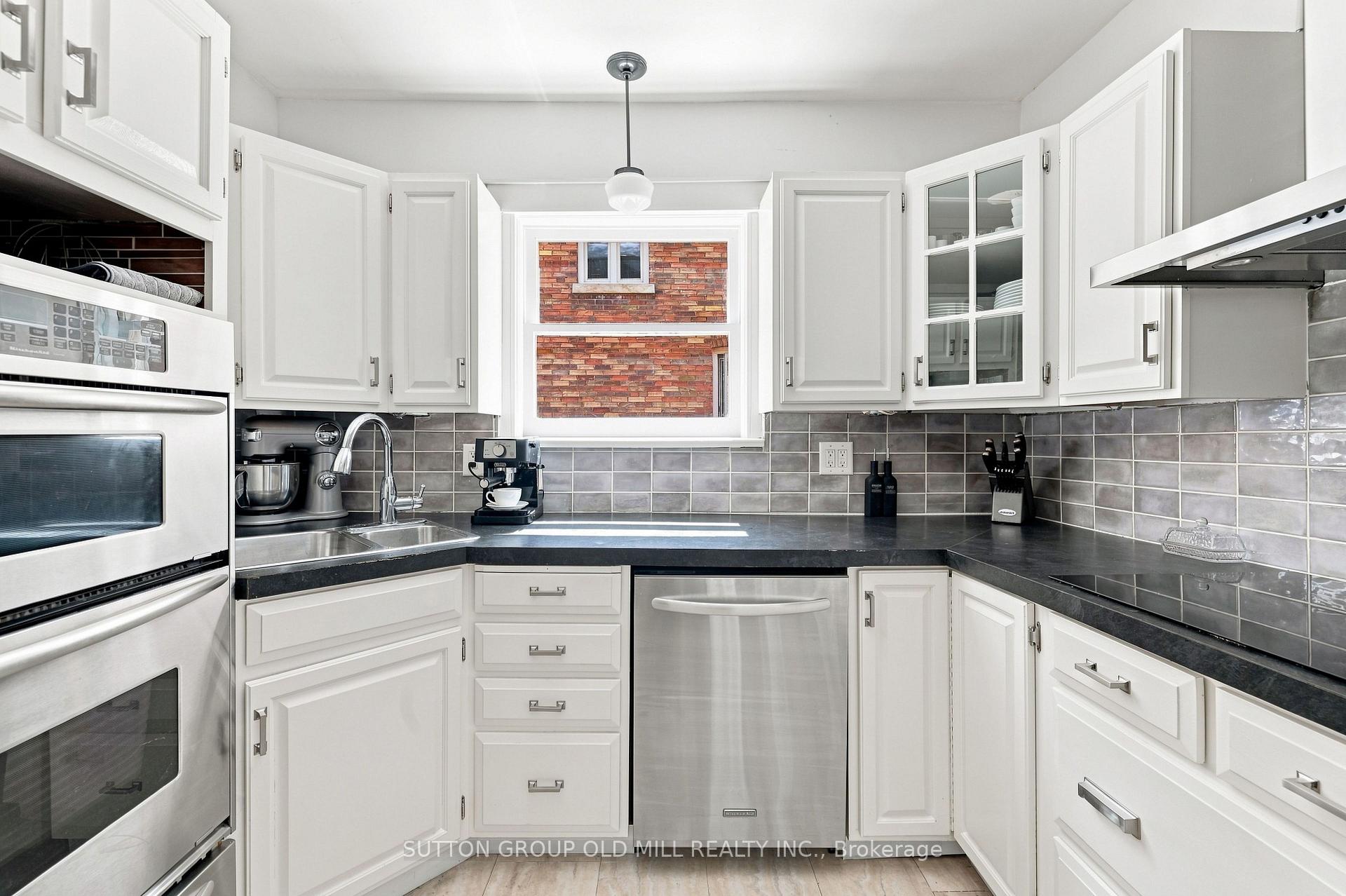 Photo 22 of 10 Queens Avenue, Etobicoke, Mimico — HOMEH