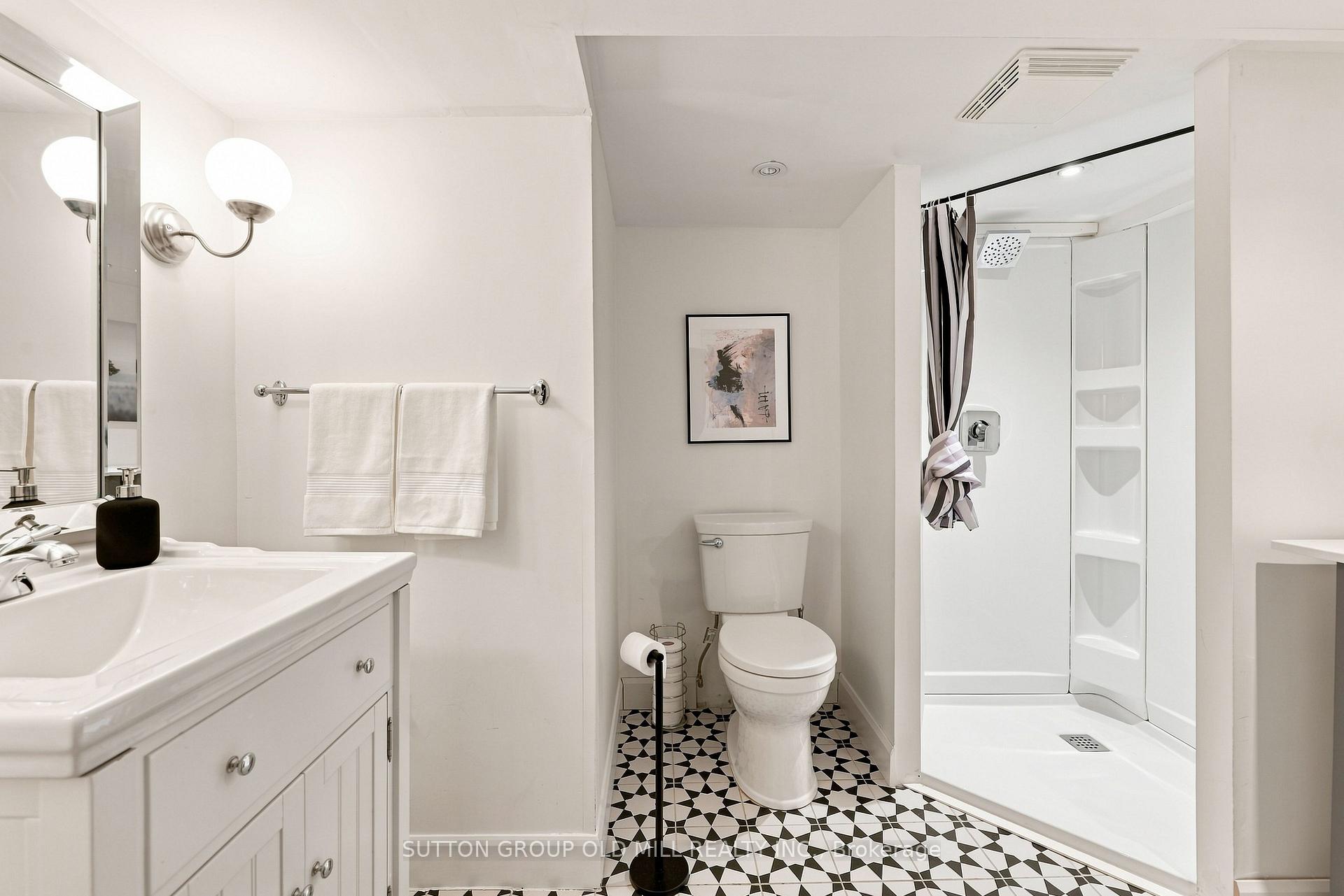 Photo 45 of 10 Queens Avenue, Etobicoke, Mimico — HOMEH