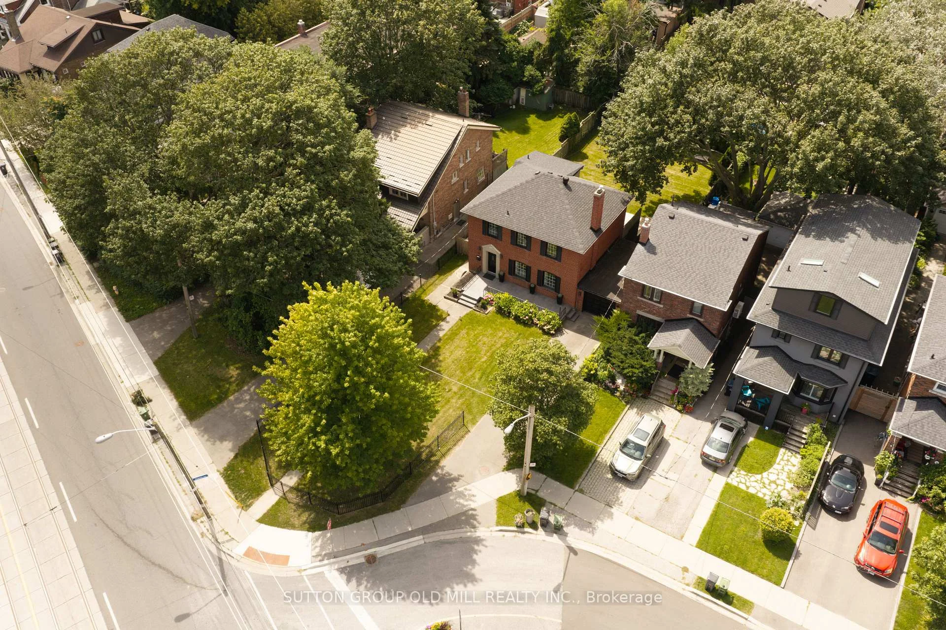 Photo 11 of 10 Queens Avenue, Etobicoke, Mimico — HOMEH