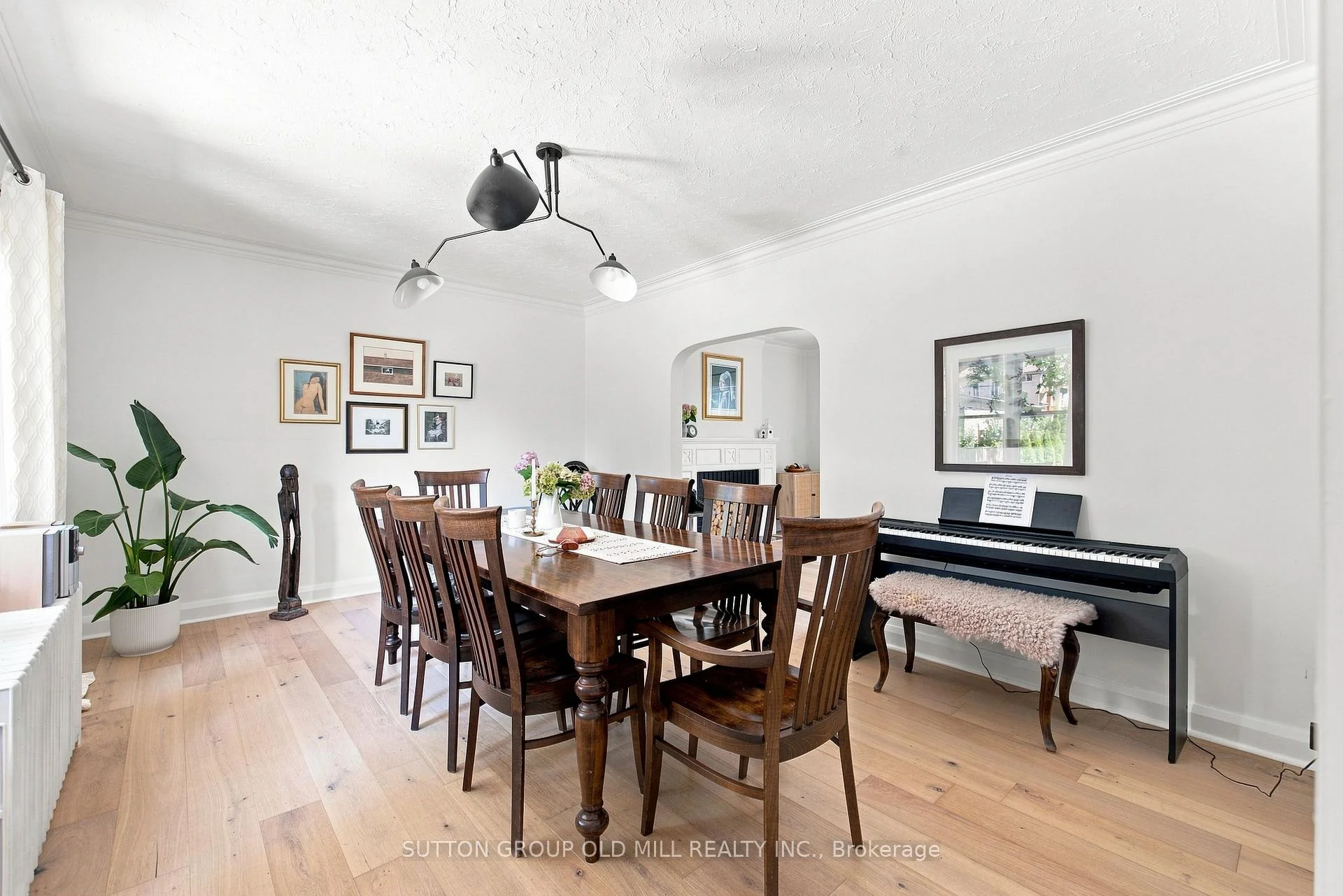 Photo 13 of 10 Queens Avenue, Etobicoke, Mimico — HOMEH