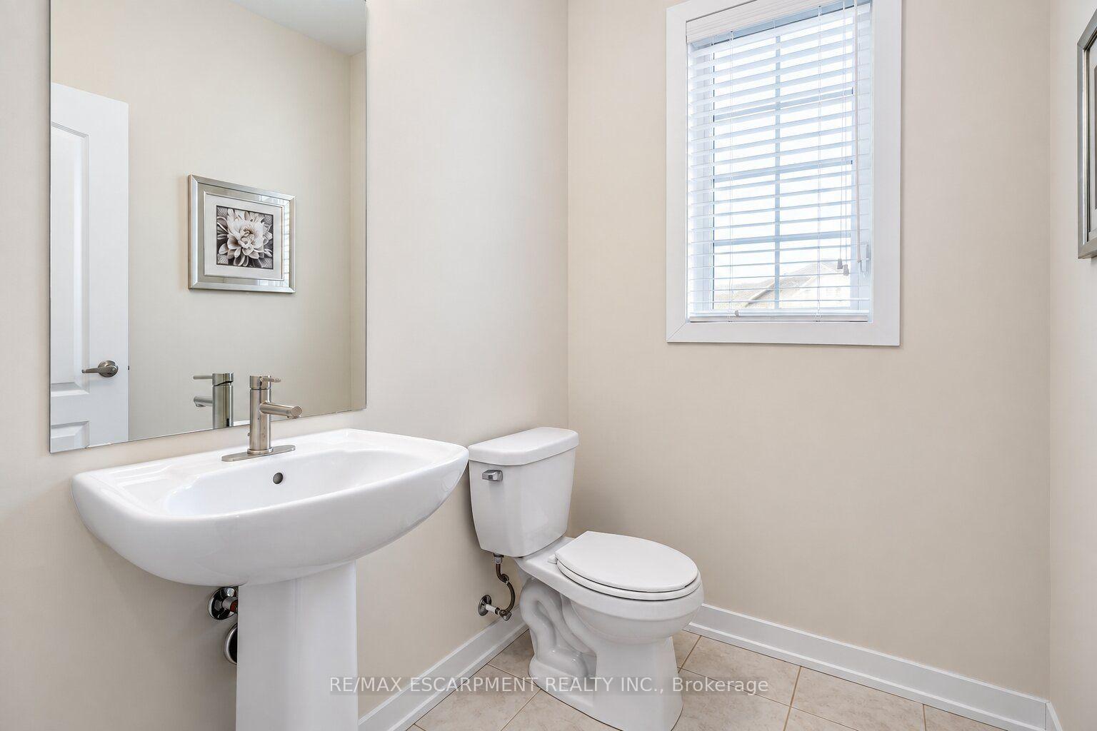 Photo 24 of 92 Longboat Run W, Brantford, Empire South — HOMEH