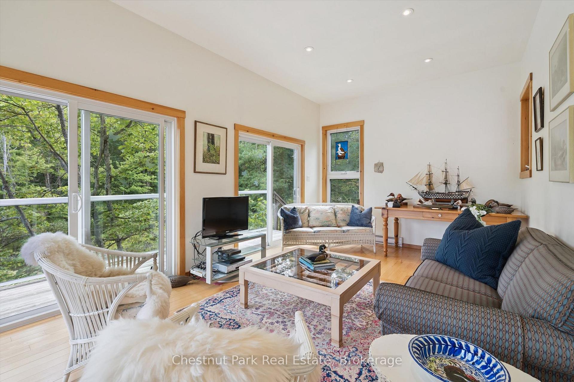 Photo 18 of 2215 Miriam Drive, Kawartha Lakes, Laxton/Digby/Longford — HOMEH
