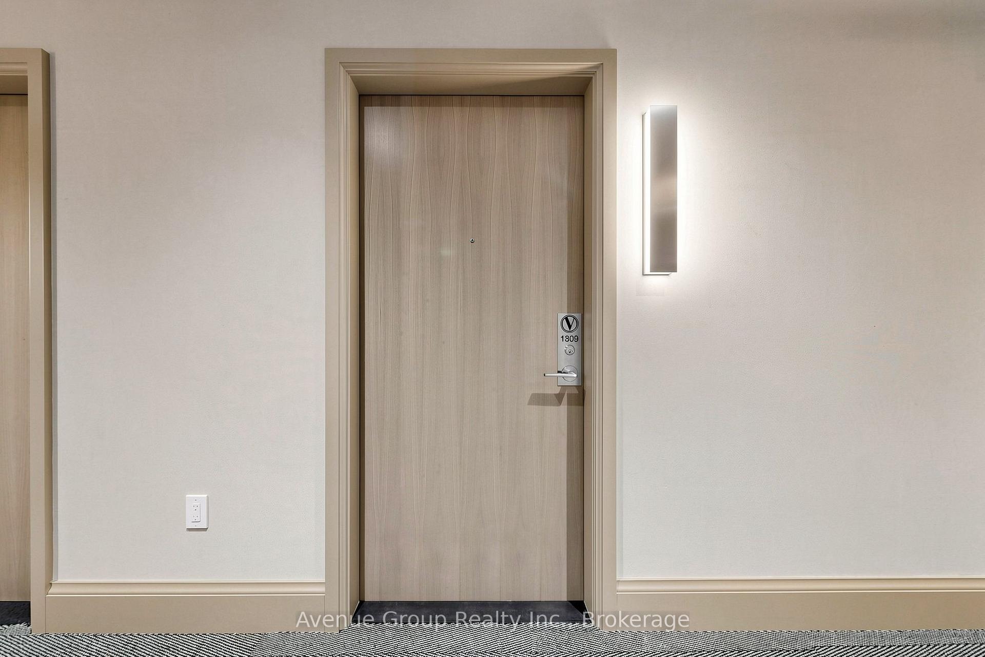 Photo 5 of Unit 1809, 21 Meadowdale Road, Vaughan, Concord — HOMEH