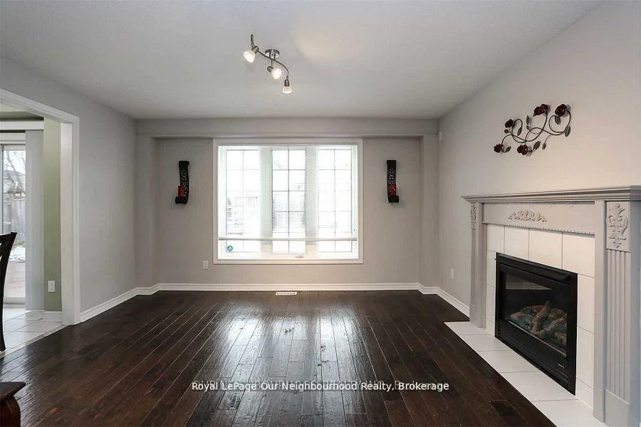 Photo 13 of 83 Cloughley Drive N, Barrie, Northwest — HOMEH