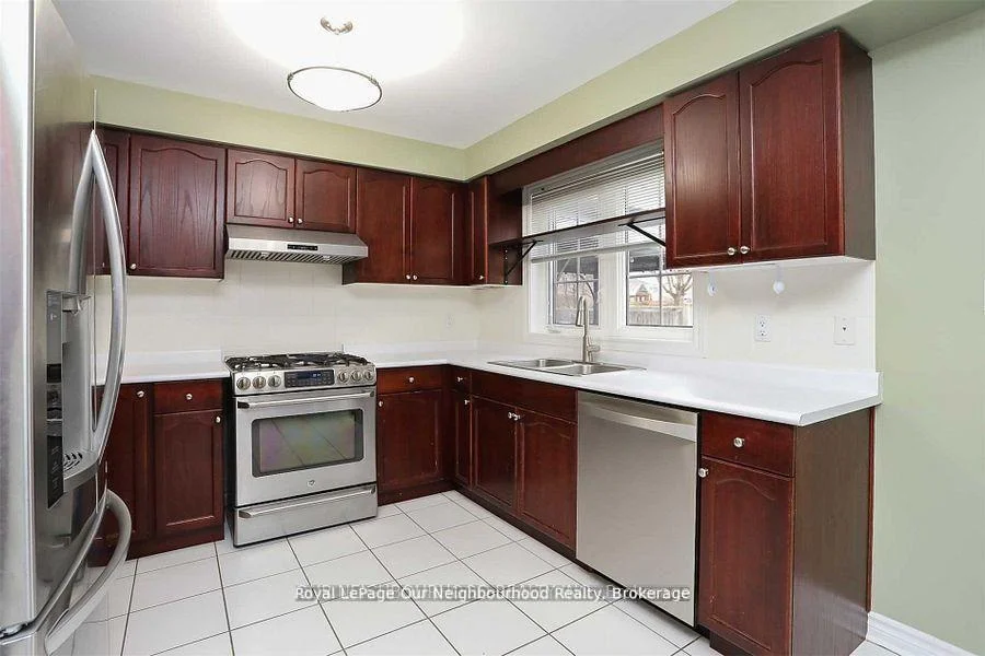 Photo 15 of 83 Cloughley Drive N, Barrie, Northwest — HOMEH