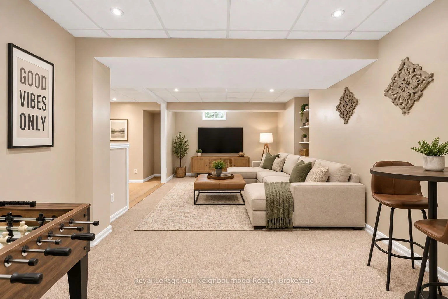 Photo 59 of 83 Cloughley Drive N, Barrie, Northwest — HOMEH