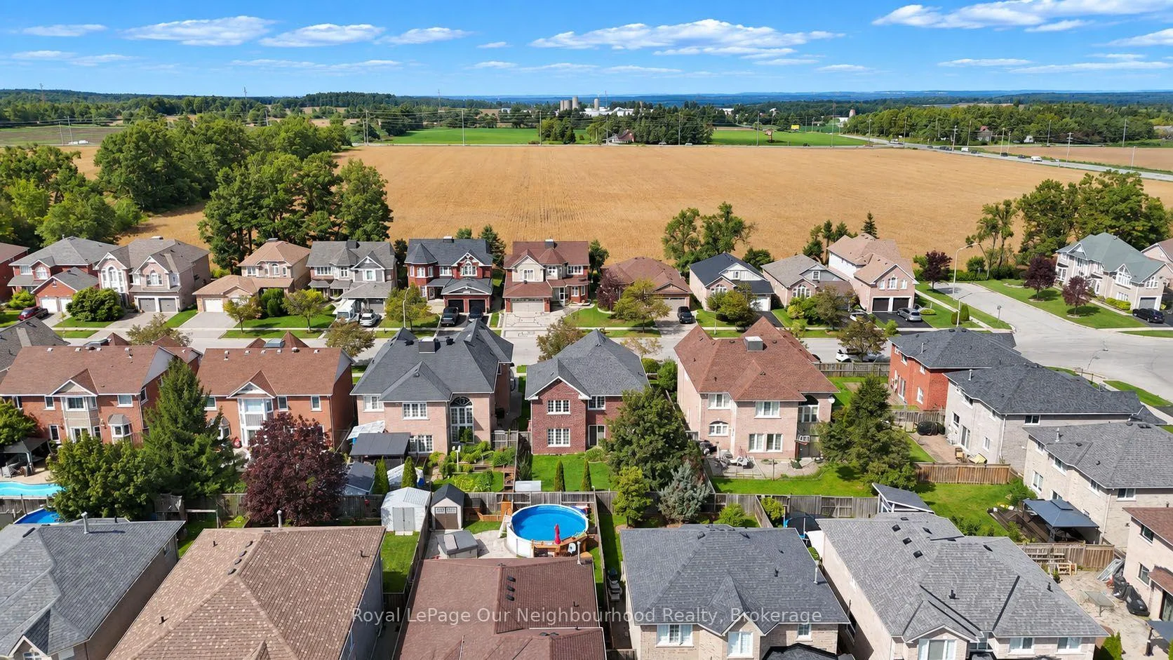 Photo 81 of 83 Cloughley Drive N, Barrie, Northwest — HOMEH