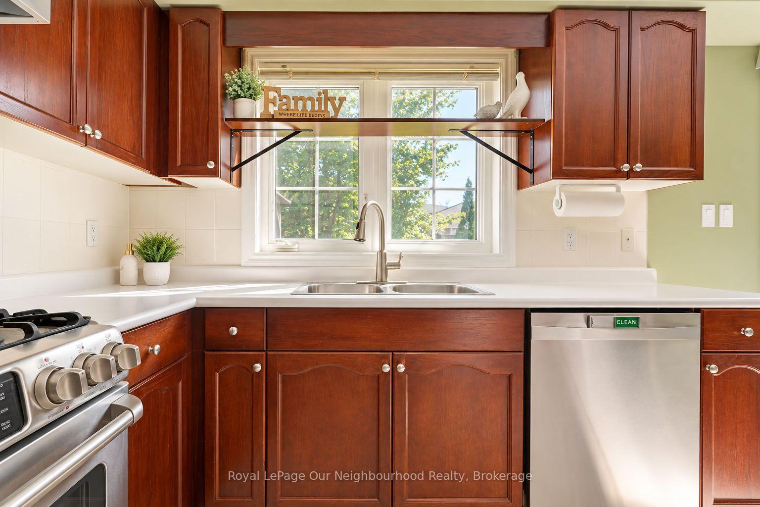 Photo 39 of 83 Cloughley Drive N, Barrie, Northwest — HOMEH