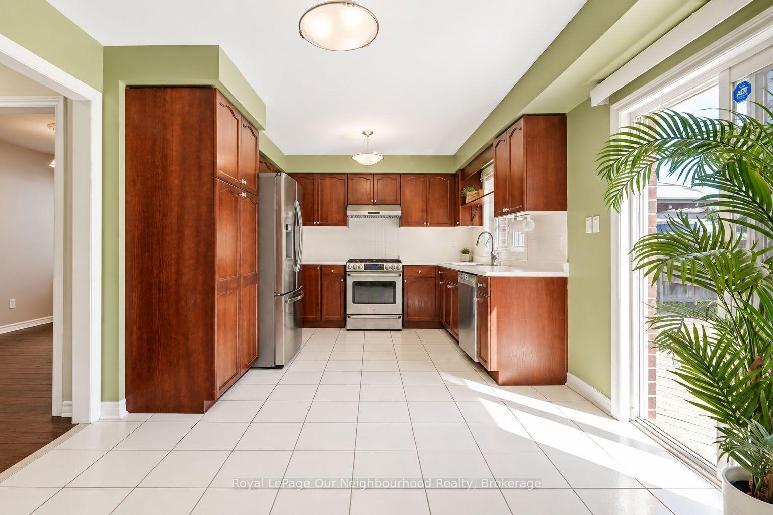 Photo 42 of 83 Cloughley Drive N, Barrie, Northwest — HOMEH