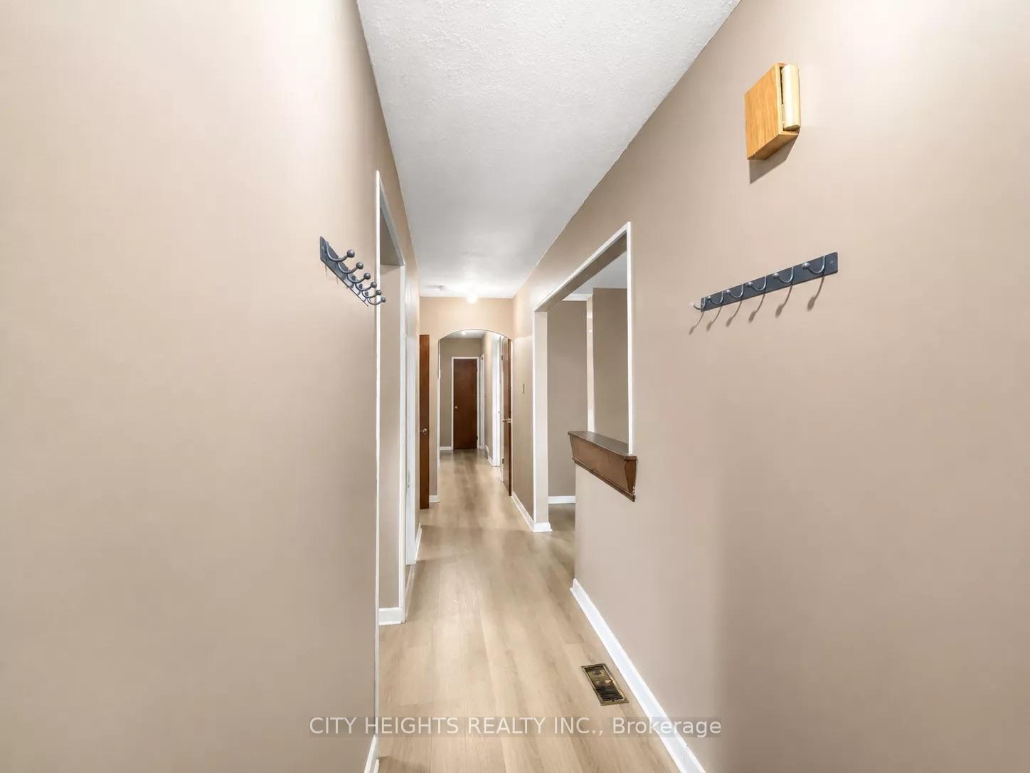 Photo 5 of Unit UPPER LEVEL, 75 Pynford Crescent, North York, Parkwoods-Donalda — HOMEH