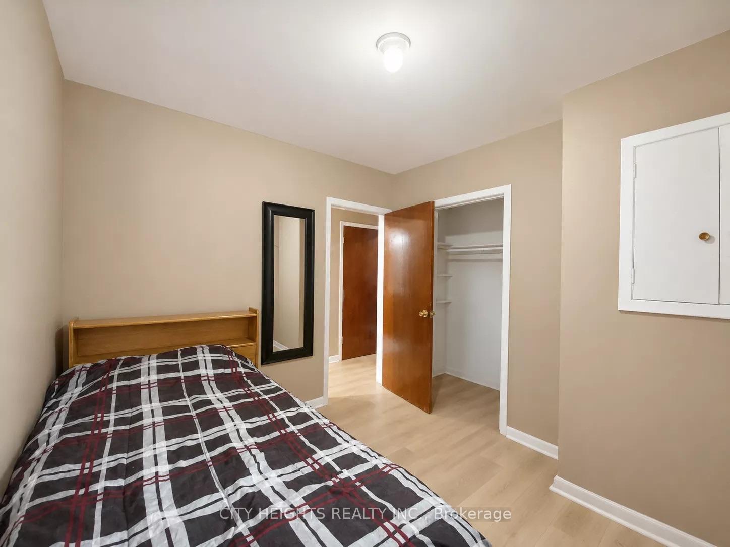 Photo 7 of Unit UPPER LEVEL, 75 Pynford Crescent, North York, Parkwoods-Donalda — HOMEH