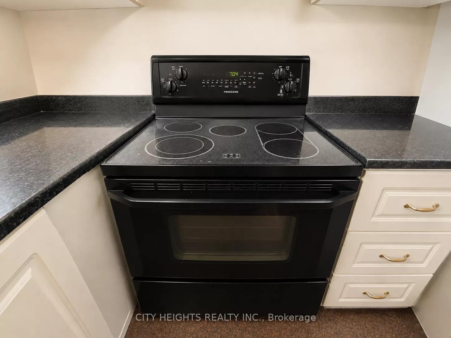 Photo 13 of Unit UPPER LEVEL, 75 Pynford Crescent, North York, Parkwoods-Donalda — HOMEH