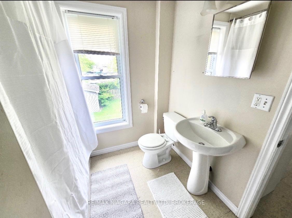 Photo 11 of Unit UPPER, 215 Mcalpine Avenue S, Welland, Lincoln/Crowland — HOMEH