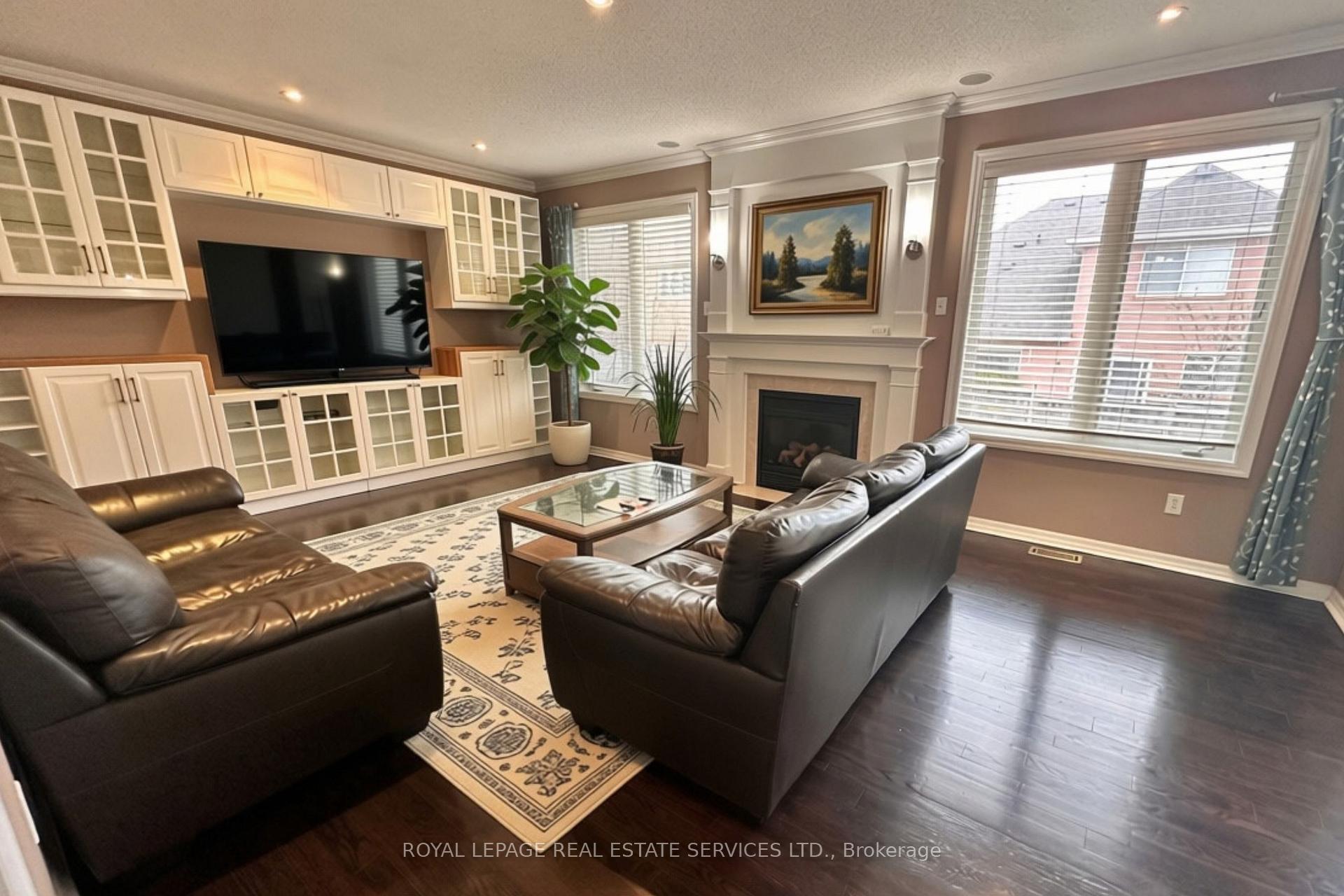 Photo 4 of 2225 Canonridge Circle, Oakville, Westmount — HOMEH