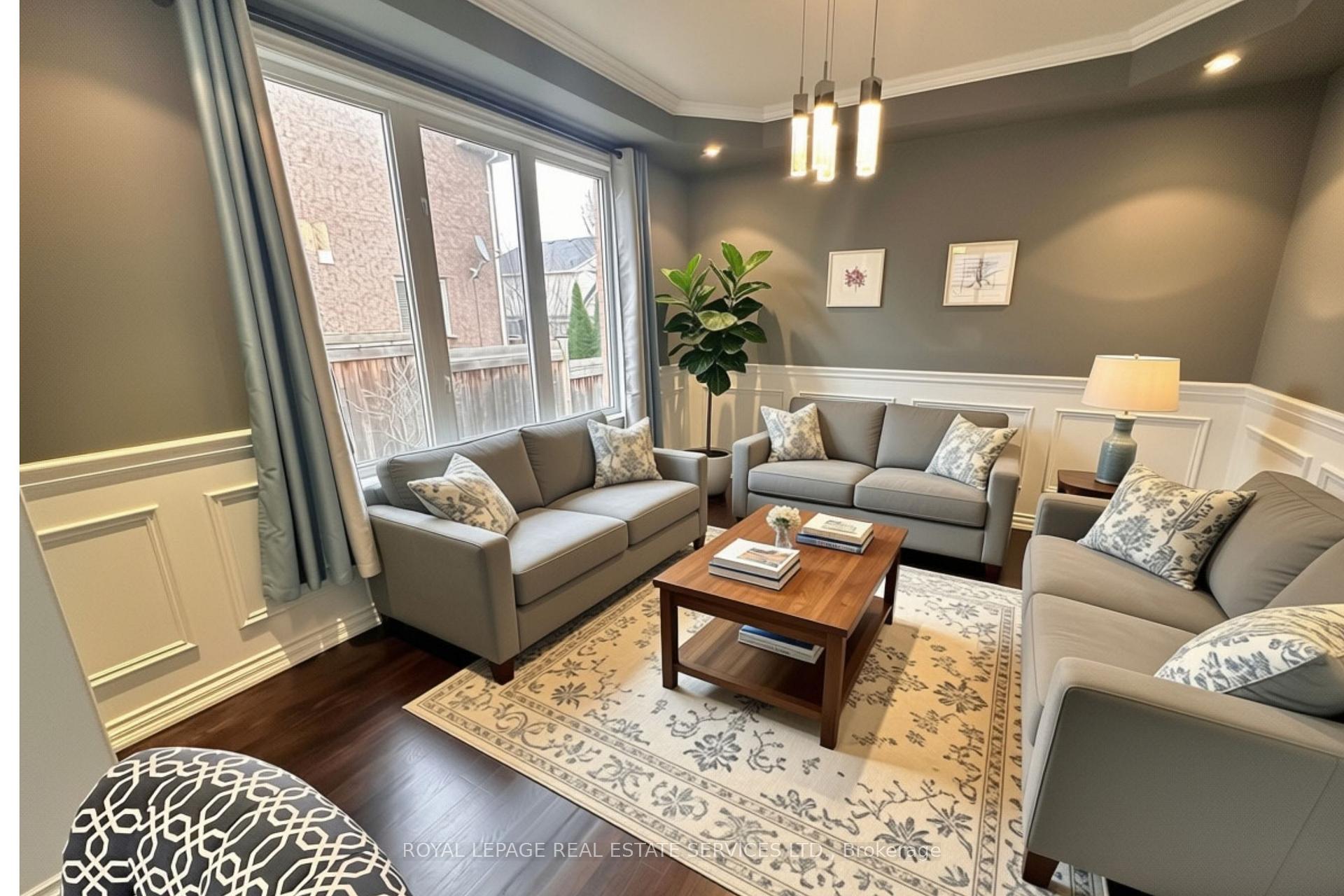 Photo 3 of 2225 Canonridge Circle, Oakville, Westmount — HOMEH