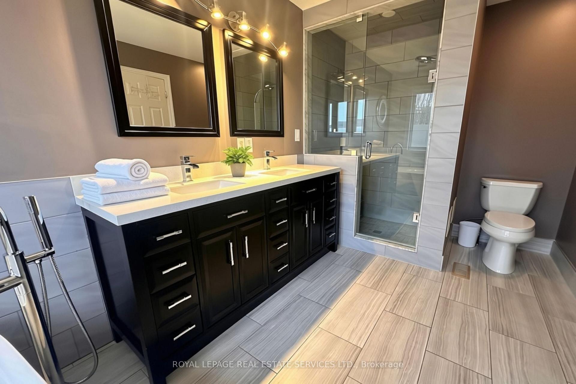 Photo 12 of 2225 Canonridge Circle, Oakville, Westmount — HOMEH