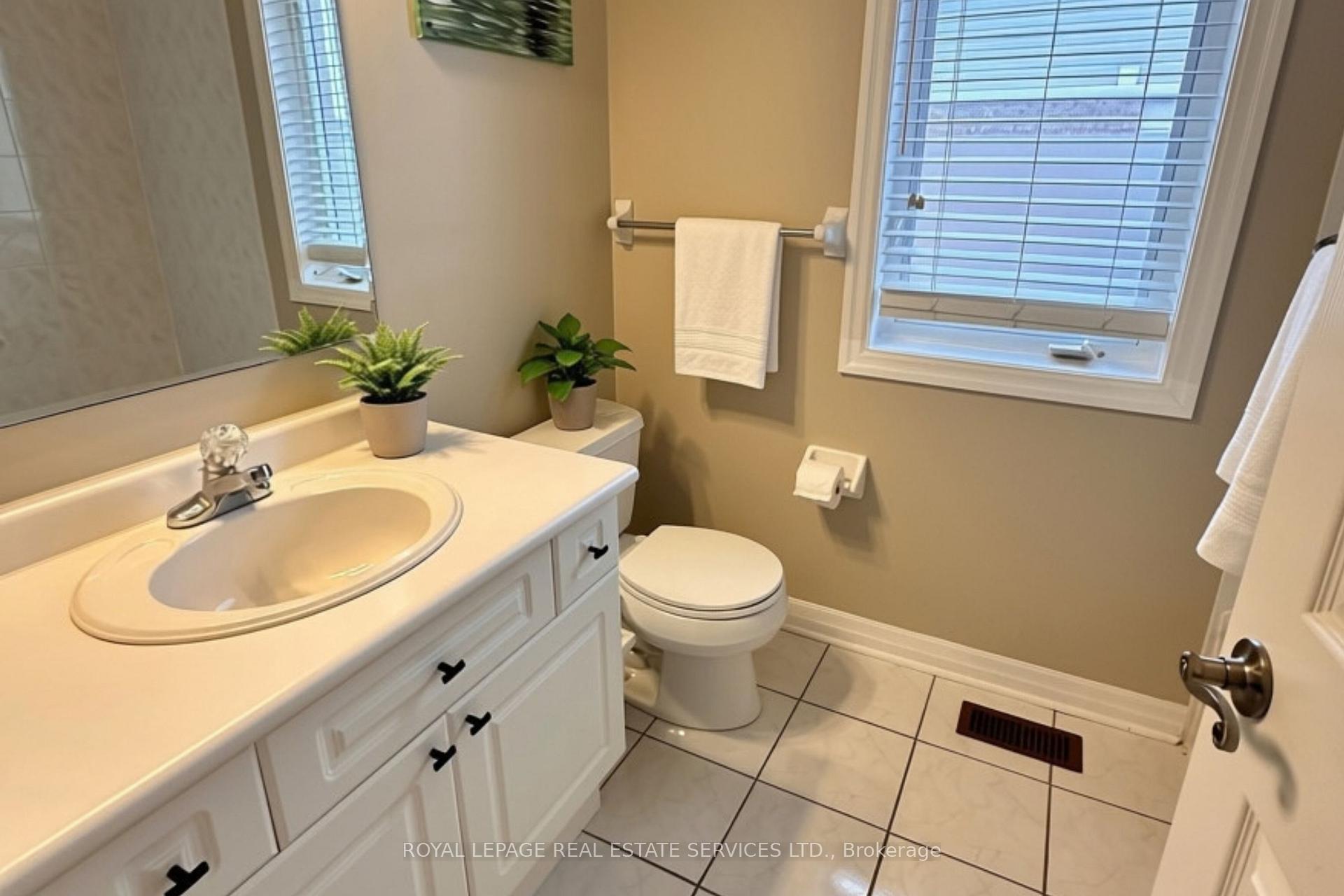 Photo 16 of 2225 Canonridge Circle, Oakville, Westmount — HOMEH
