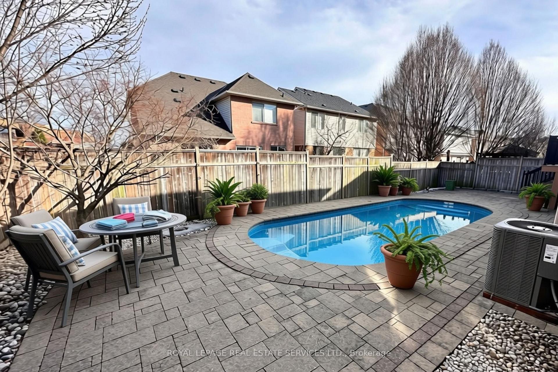 Photo 25 of 2225 Canonridge Circle, Oakville, Westmount — HOMEH