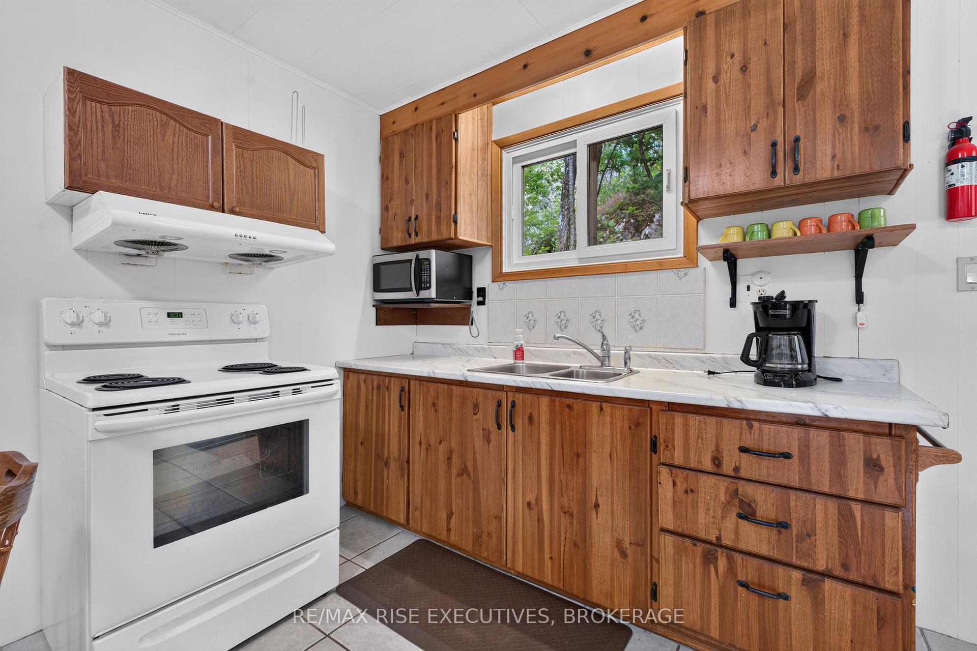 Photo 15 of 638 Derbyshire Point Lane, Athens, R of Yonge & Escott Twp — HOMEH