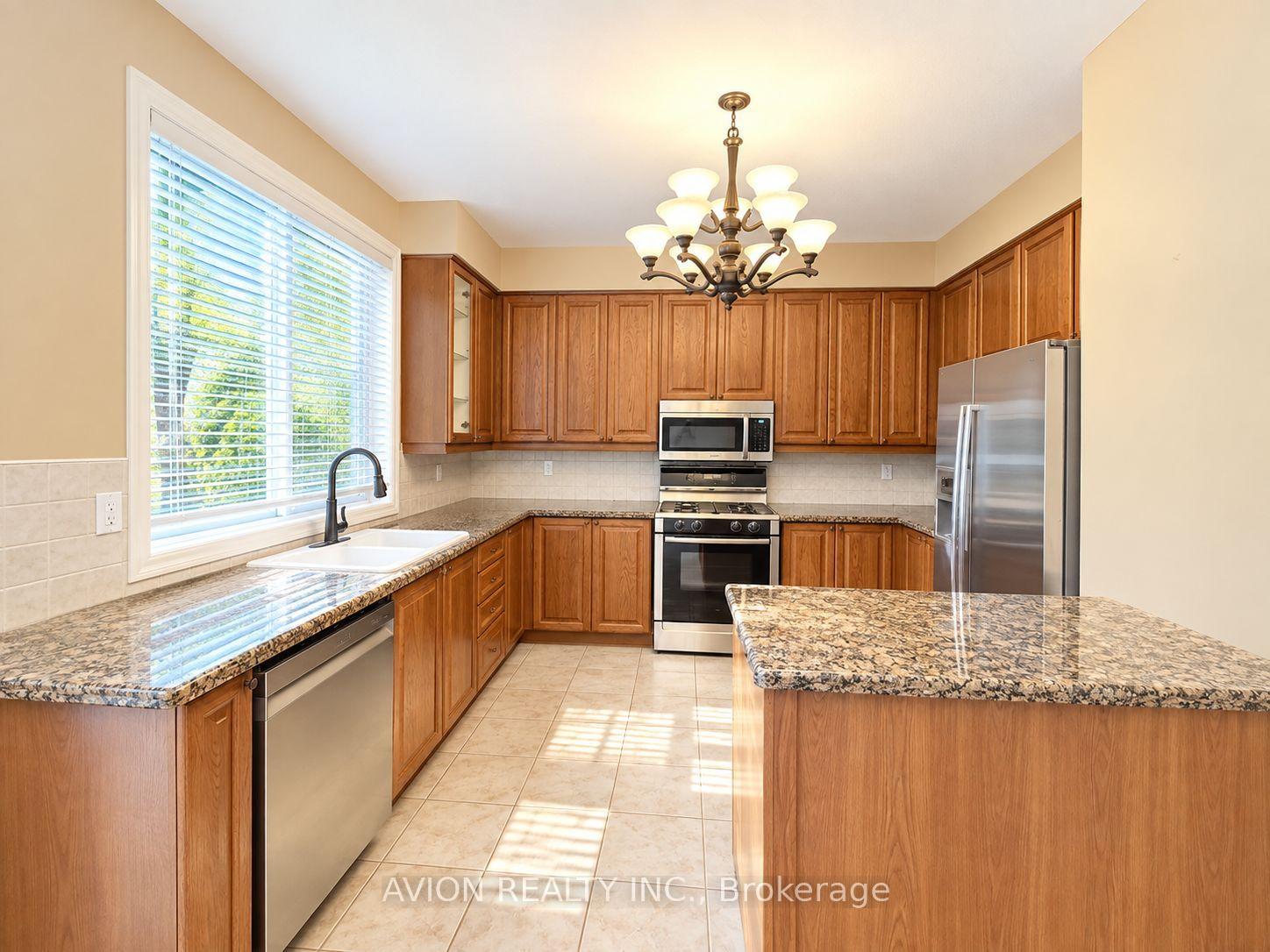 Photo 4 of 1392 Pinecliff Road, Oakville, West Oak Trails — HOMEH