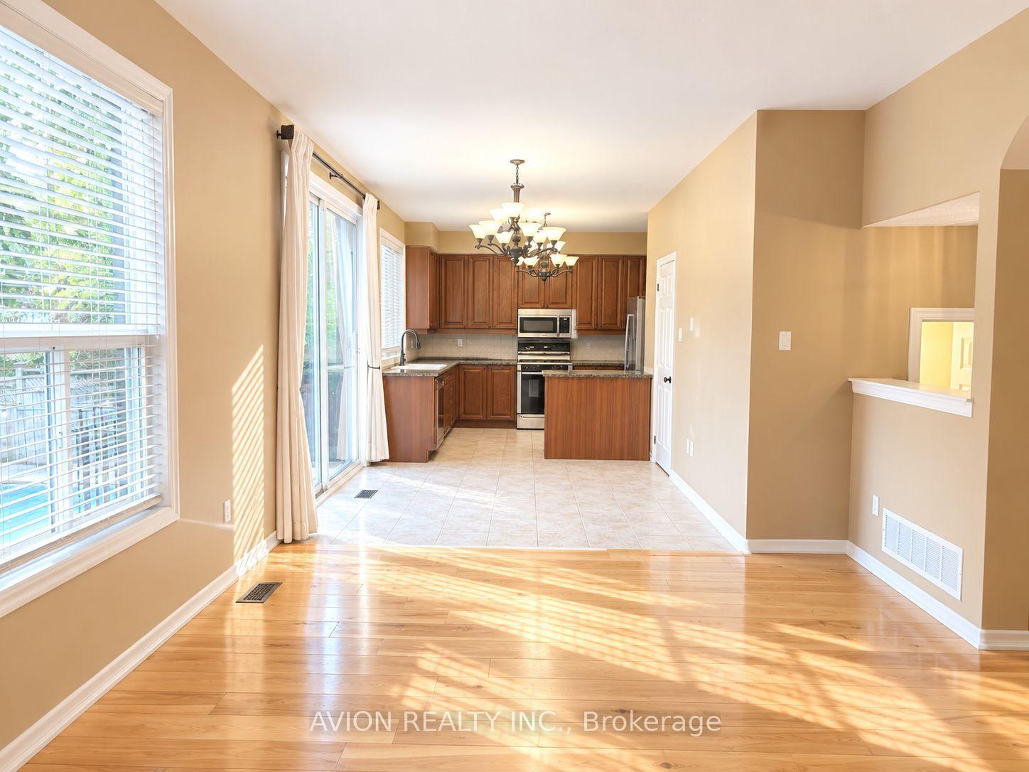 Photo 5 of 1392 Pinecliff Road, Oakville, West Oak Trails — HOMEH