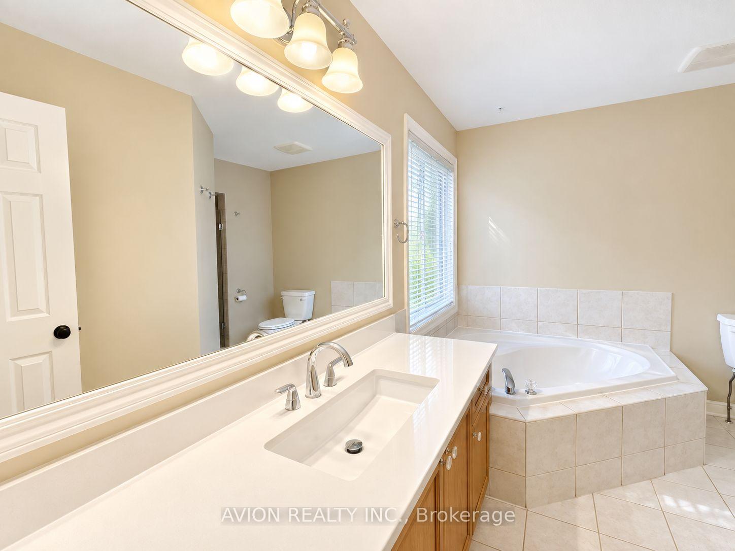 Photo 8 of 1392 Pinecliff Road, Oakville, West Oak Trails — HOMEH