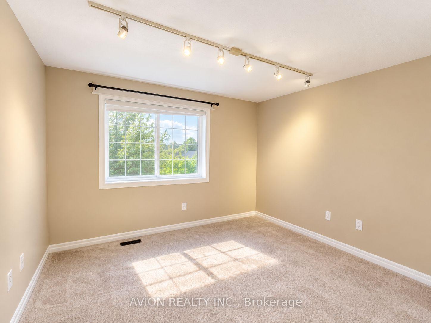 Photo 13 of 1392 Pinecliff Road, Oakville, West Oak Trails — HOMEH